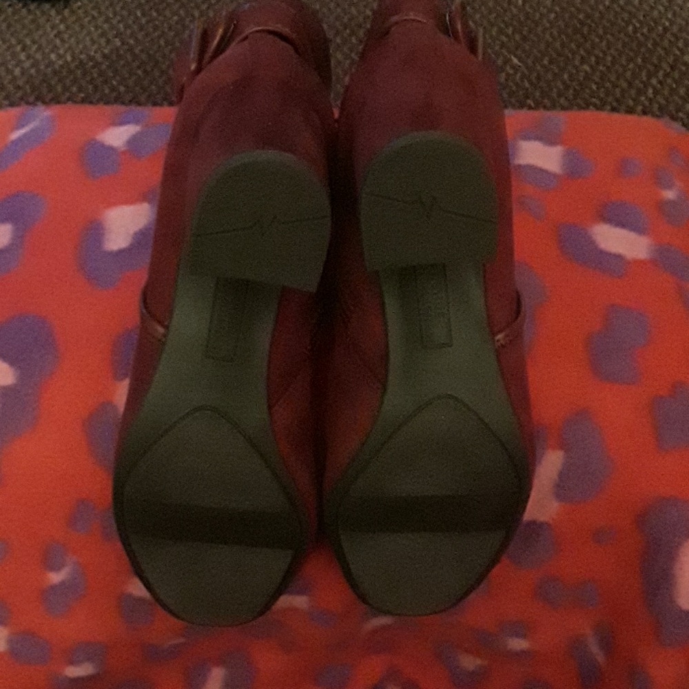 Women burgundy booties - Picture 4 of 5